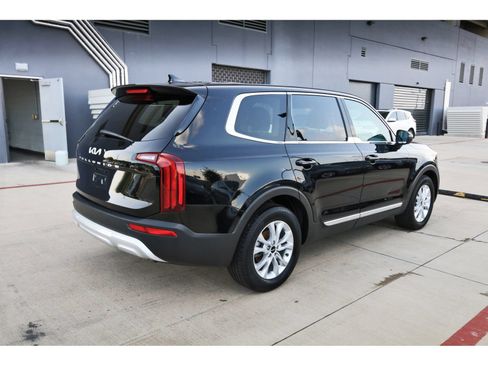 Used 2022 Kia Telluride LX AWD/4WD image 8