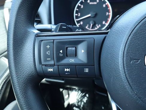 Used 2022 Nissan Rogue SV FWD image 22