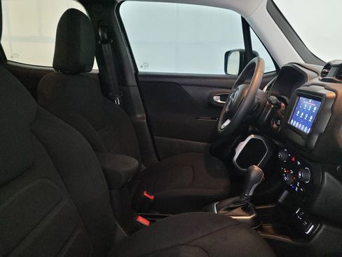 Used 2020 Jeep Renegade Latitude FWD image 21