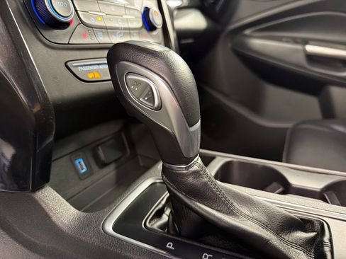 Certified 2019 Ford Escape Titanium AWD/4WD image 17