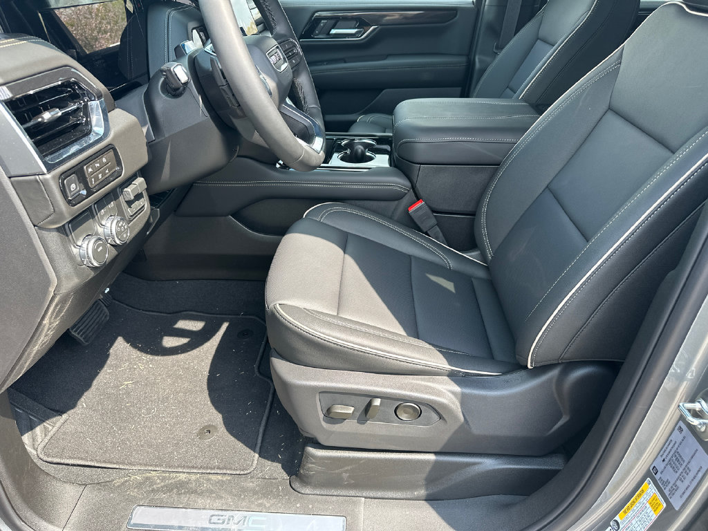 Used 2026 GMC Yukon Elevation RWD image 9