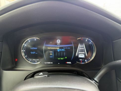Used 2018 Cadillac Escalade ESV Premium Luxury AWD/4WD image 19