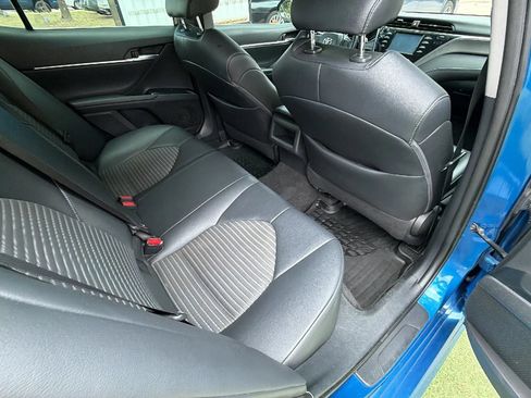 Used 2018 Toyota Camry SE FWD image 19