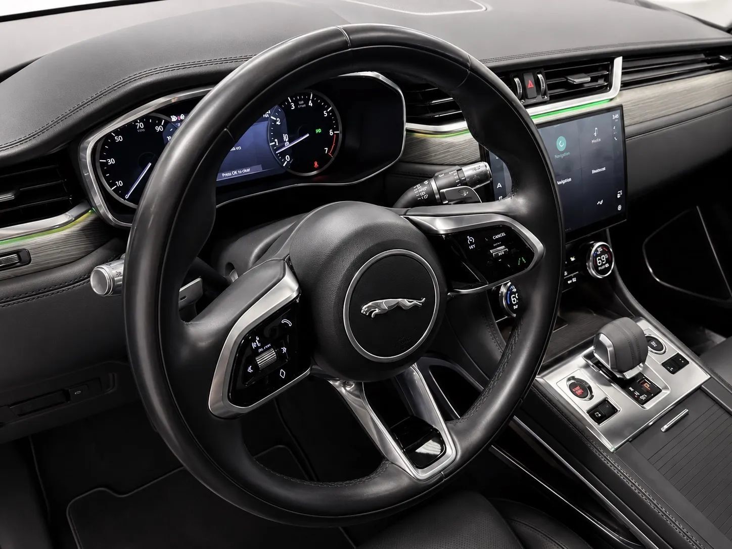 Used 2022 Jaguar F-PACE S AWD/4WD image 9