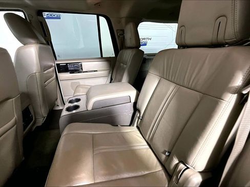 Used 2016 Lincoln Navigator Select image 21