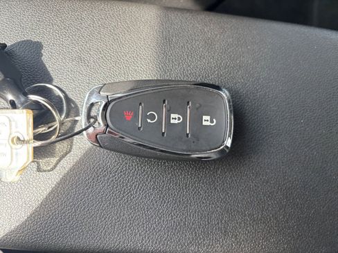 Used 2025 Chevrolet Trax LT image 21