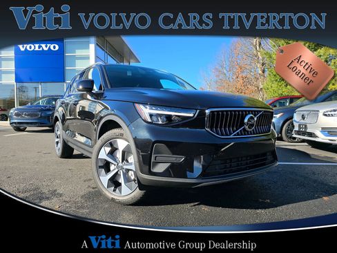 Used 2025 Volvo XC40 B5 Core w/ Protection Package Premier image 1