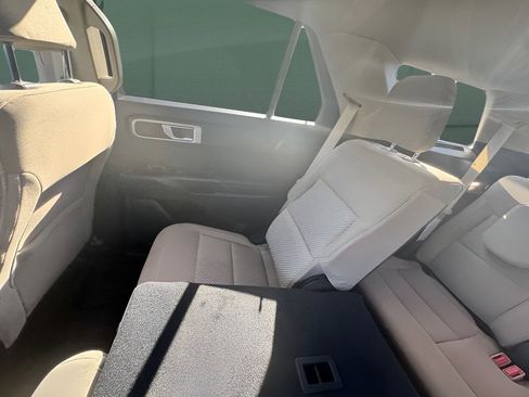 Used 2023 Ford Explorer 4WD image 14