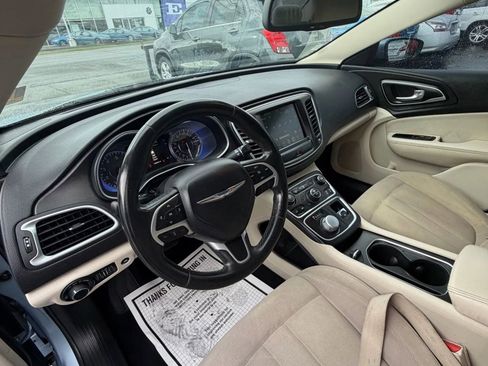 Used 2015 Chrysler 200 Limited w/ Convenience Group image 15