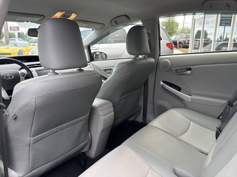 Used 2014 Toyota Prius Four FWD image 25