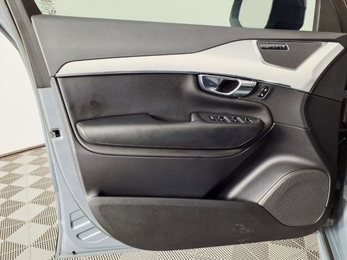Used 2023 Volvo XC90 B5 Core image 17