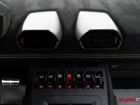 Used 2022 Lamborghini Huracan STO RWD image 33