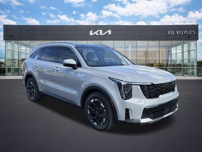 Certified 2025 Kia Sorento S w/ Panoramic Sunroof Package