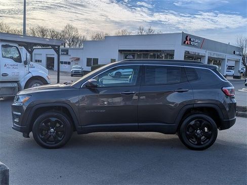 Used 2019 Jeep Compass Latitude w/ Cold Weather Group image 6