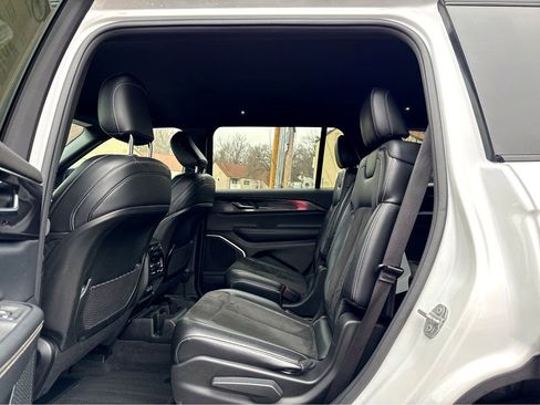 Used 2021 Jeep Grand Cherokee L Laredo image 11