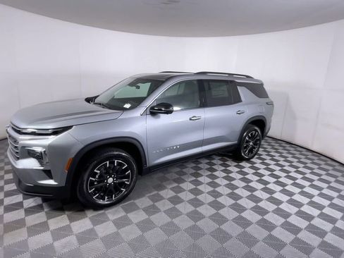 New 2026 Chevrolet Traverse LT w/ Sun and Wheel Package image 4