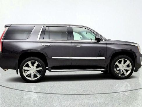Used 2016 Cadillac Escalade Luxury AWD/4WD image 4