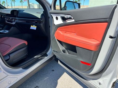 New 2026 Kia Sportage SX FWD image 22