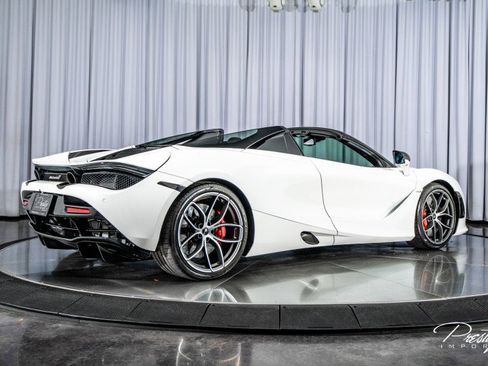 Used 2022 McLaren 720S Spider image 34