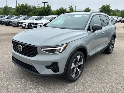 New 2026 Volvo XC40 B5 Plus w/ Climate Package