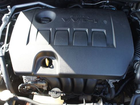 Used 2017 Toyota Corolla LE image 25