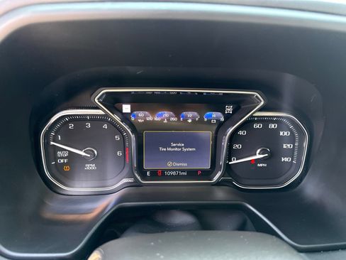 Used 2021 GMC Yukon XL AT4 w/ AT4 Premium Plus Package AWD/4WD image 17