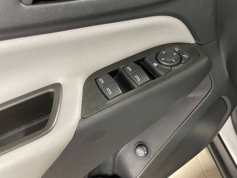 Used 2023 Chevrolet Equinox LT AWD/4WD image 19