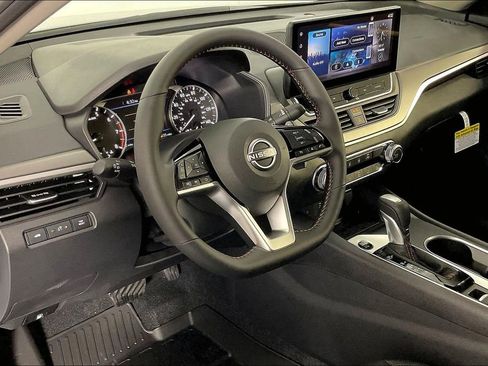 New 2026 Nissan Altima 2.5 SR AWD/4WD image 8
