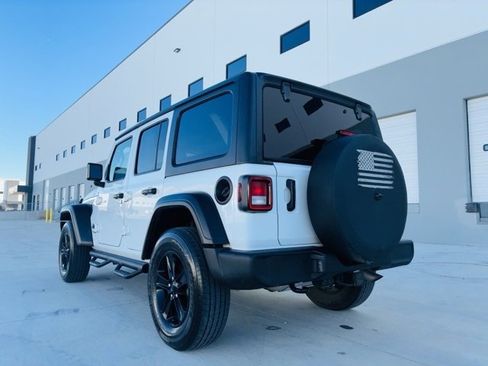 Used 2022 Jeep Wrangler Unlimited Sport image 3