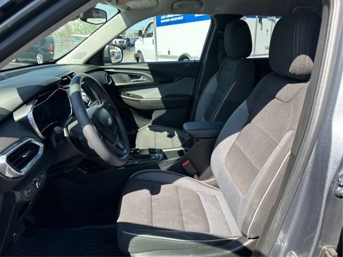 Certified 2022 Chevrolet TrailBlazer LT w/ Driver Confidence Package AWD/4WD image 9