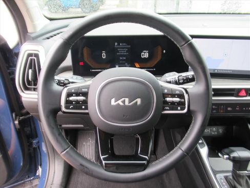 Used 2024 Kia Sorento X-Line EX image 17