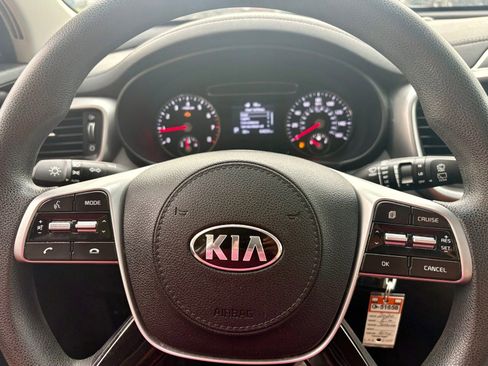Used 2020 Kia Sorento FWD V6 image 16