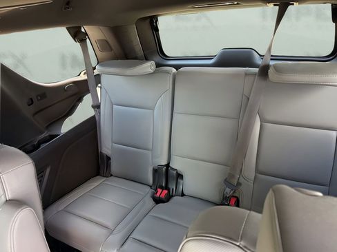 Used 2023 GMC Yukon SLT w/ Max Trailering Package AWD/4WD image 14