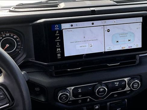 Used 2024 Jeep Wrangler Sport S image 9