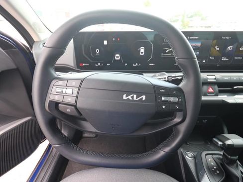 Used 2025 Kia K4 EX FWD image 17
