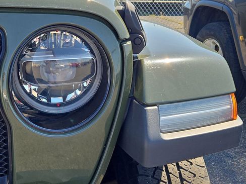 Used 2021 Jeep Wrangler Unlimited Sahara image 7