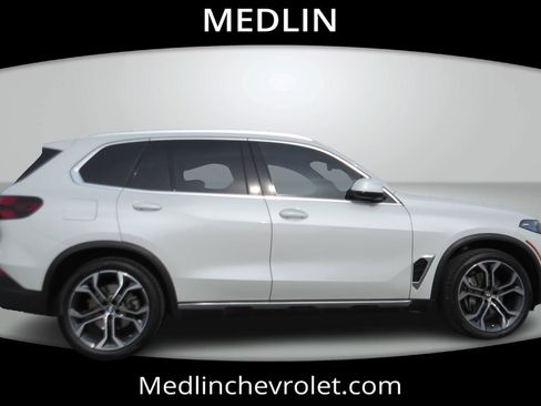 Used 2024 BMW X5 xDrive40i w/ Premium Package image 7