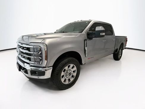 Used 2024 Ford F250 Lariat w/ Lariat Ultimate Package AWD/4WD image 3