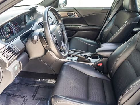 Used 2016 Honda Accord Sport image 19