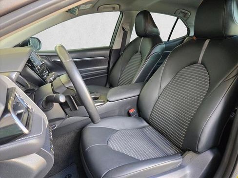 Used 2024 Toyota Camry SE FWD image 11