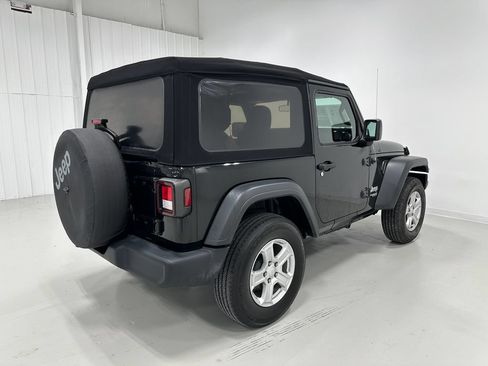 Used 2021 Jeep Wrangler Sport AWD/4WD image 6