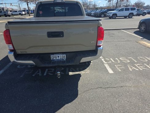 Used 2016 Toyota Tacoma SR5 w/ Towing Package image 6