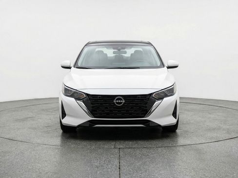 Used 2025 Nissan Sentra SV image 2