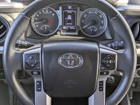 Used 2022 Toyota Tacoma Limited image 13
