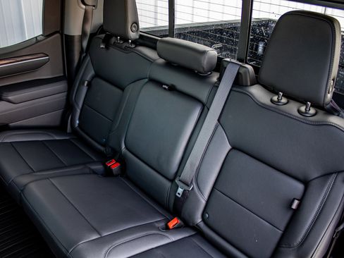 Used 2025 GMC Sierra 1500 SLT w/ SLT Premium Package image 22