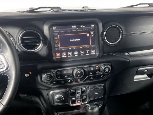 Used 2023 Jeep Wrangler Unlimited Sahara w/ Cold Weather Group AWD/4WD image 6