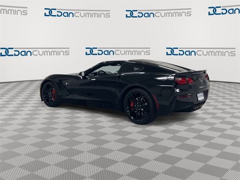 Used 2017 Chevrolet Corvette Stingray Coupe w/ 1LT image 6