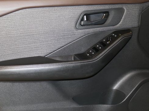 Used 2021 Nissan Rogue S FWD image 64