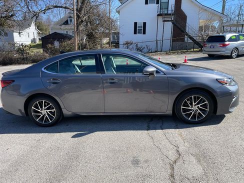 Used 2016 Lexus ES 350 w/ Luxury Package w/Wood Trim image 4