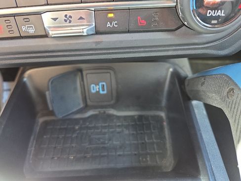 Used 2024 Ford Bronco Wildtrak AWD/4WD image 28